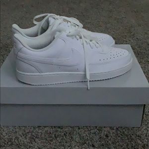 nike women’s court vision low tops (size 9.5)
